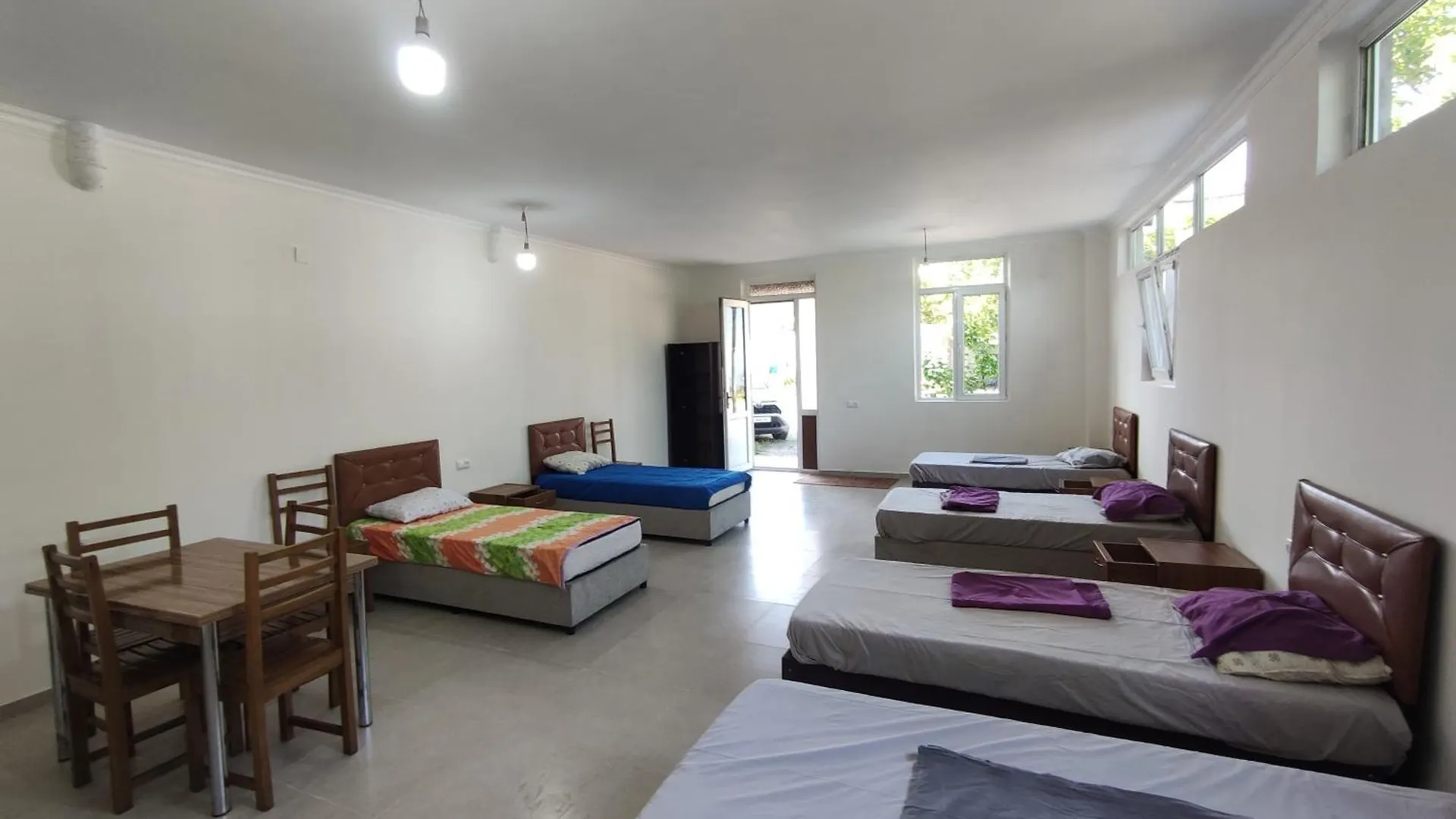 Hostel On The River باتومي جورجيا