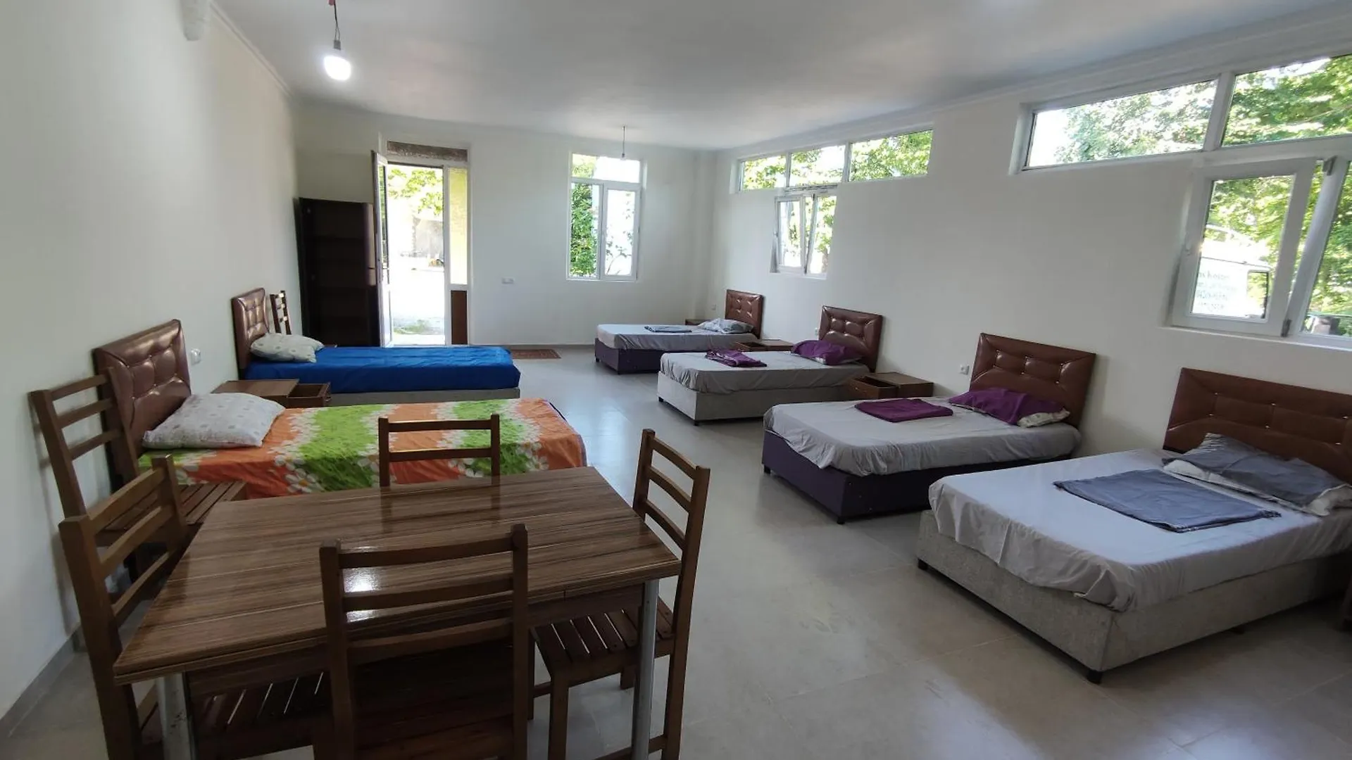 Hostel On The River باتومي